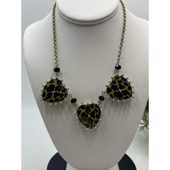 Betsey Johnson Triple Heart Animal Print AB Rhinestone Necklace new - Picture 2 of 14